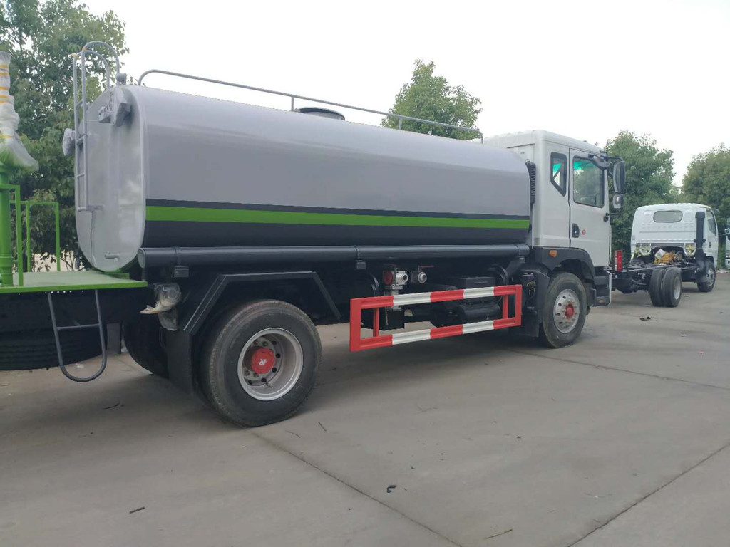 雞西改裝灑水車新工藝 賦能城市環衛與特種作業新篇章