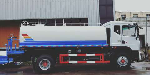 成龍威專汽 打造專用汽車領域的專業力量